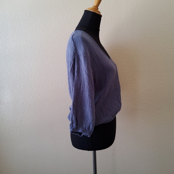 Monrow Voluminous Gause V-Neck Top Size S Blue New - Picture 2 of 7